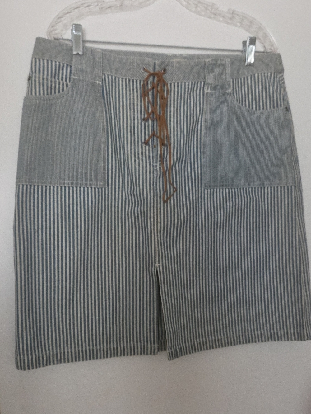 Faded Glory Blue and White Striped Cotton Denim Skolirt